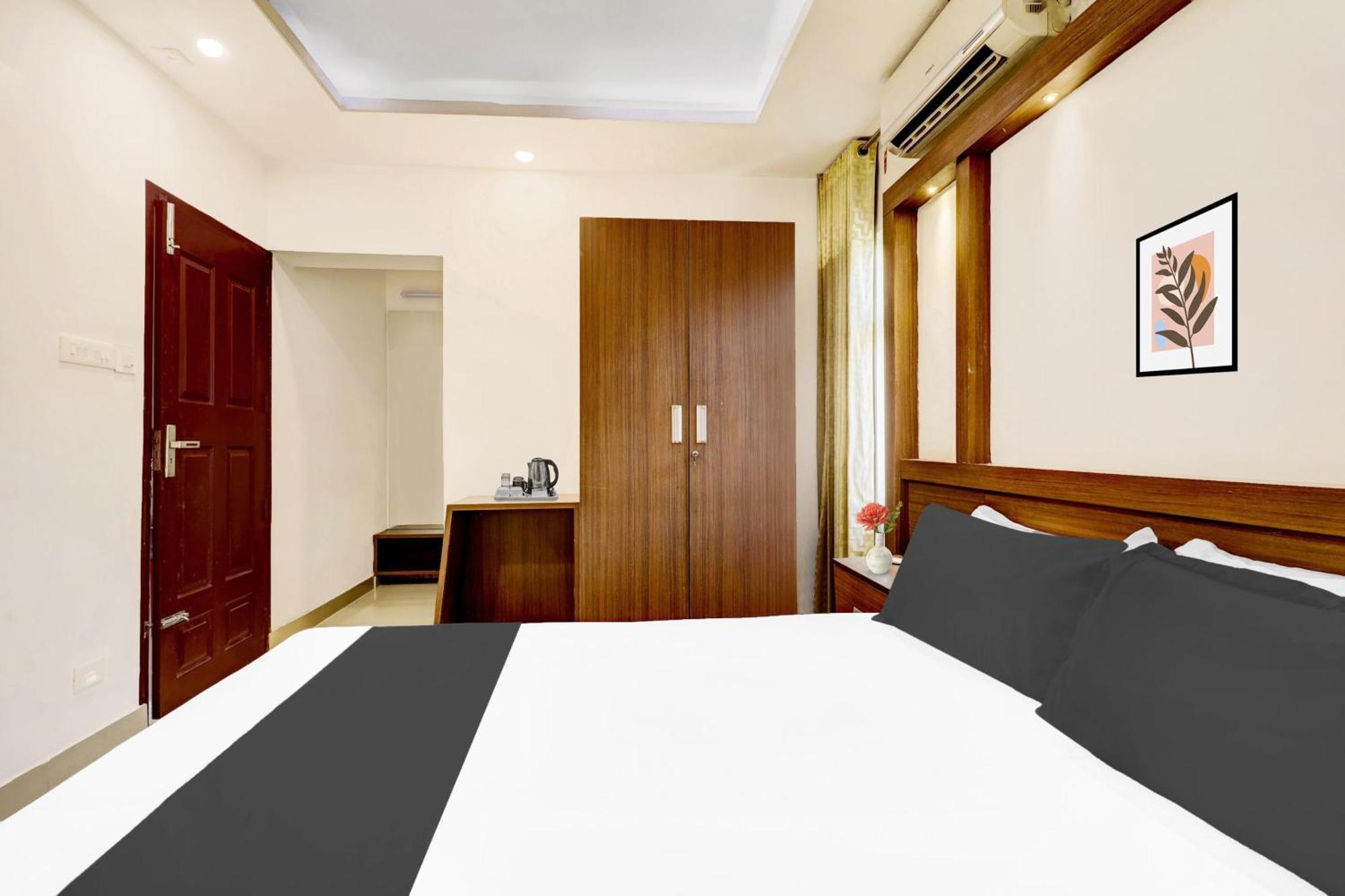 Super Hotel O Kazhakoottam Near Al Saj Convention Centre Kazhakuttam Exterior photo